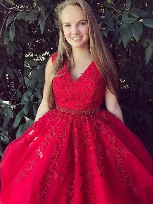 A Line Red Lace Prom Dresses Sleeveless V Neck Formal Dresses