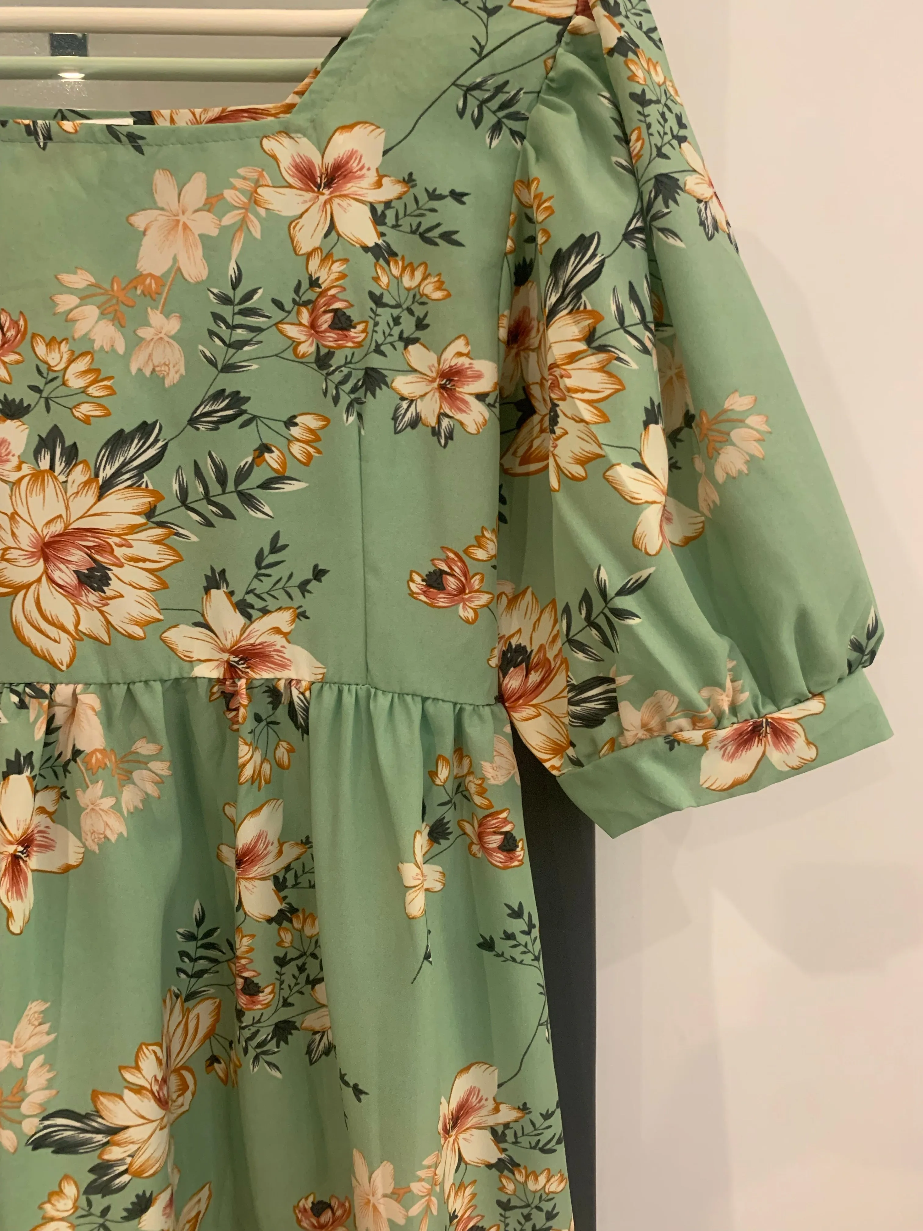 ALINA Floral-Print Puff-Sleeve Dress (Sage)