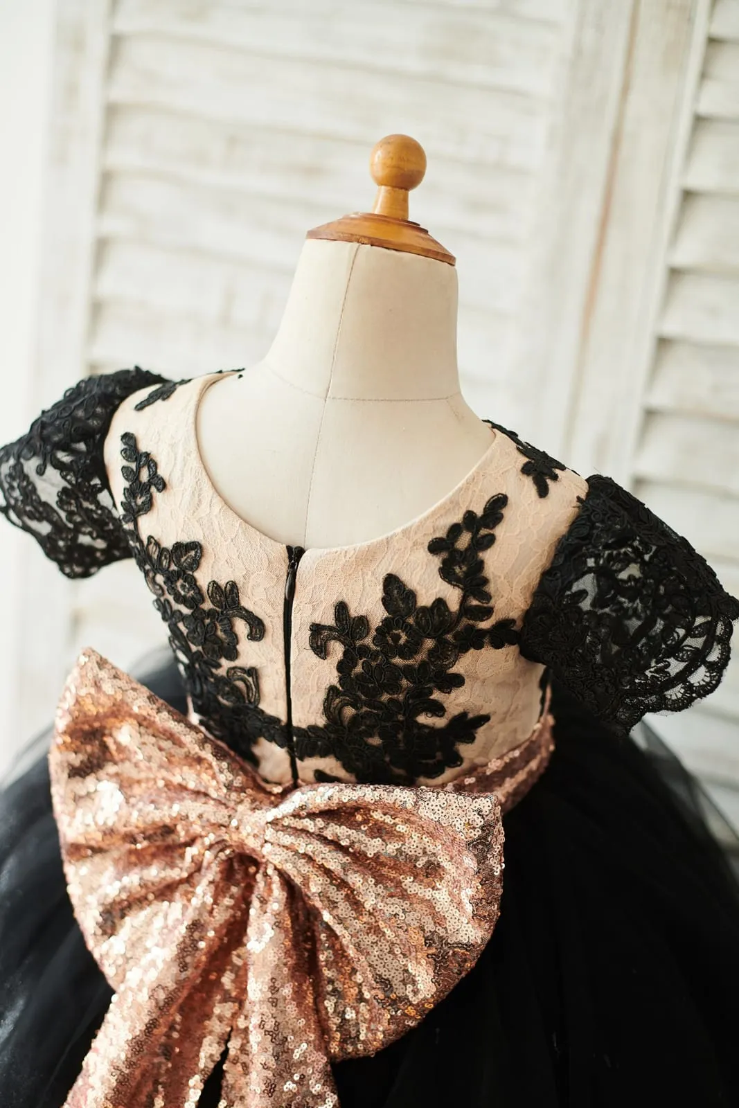 Black Lace Tulle Short Sleeves Wedding Flower Girl Dress, Sequin Bow