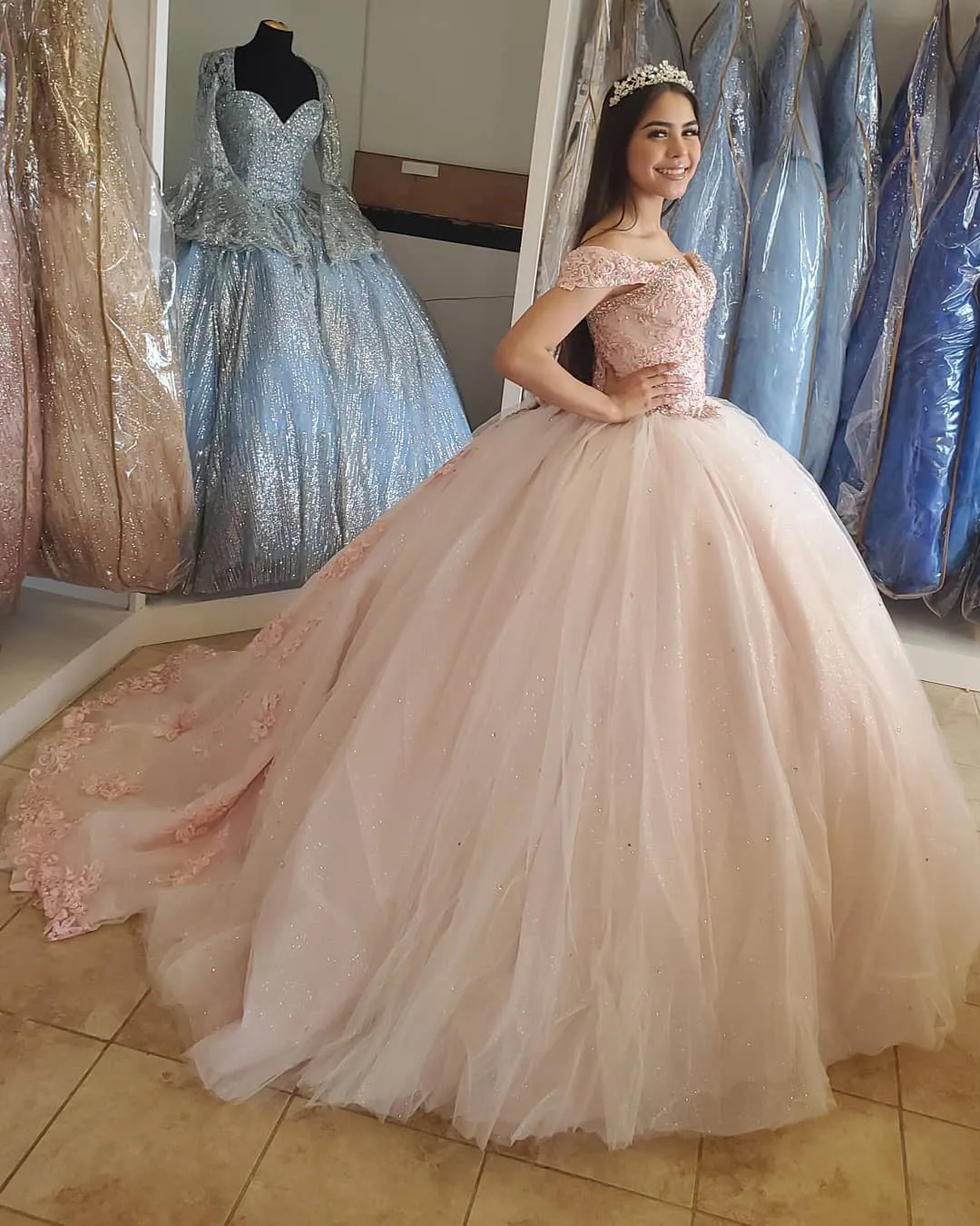 Blush Pink Lace Quinceanera Dresses Sparkly Ball Gowns Sweet 16 Dress vestidos de quinceañera Cap Sleeve