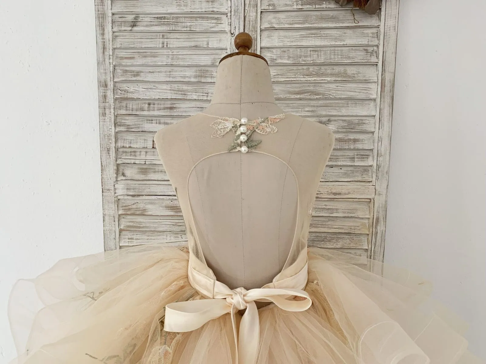 Champagne Embroidery Lace Tulle Keyhole Back Wedding Flower Girl Dress