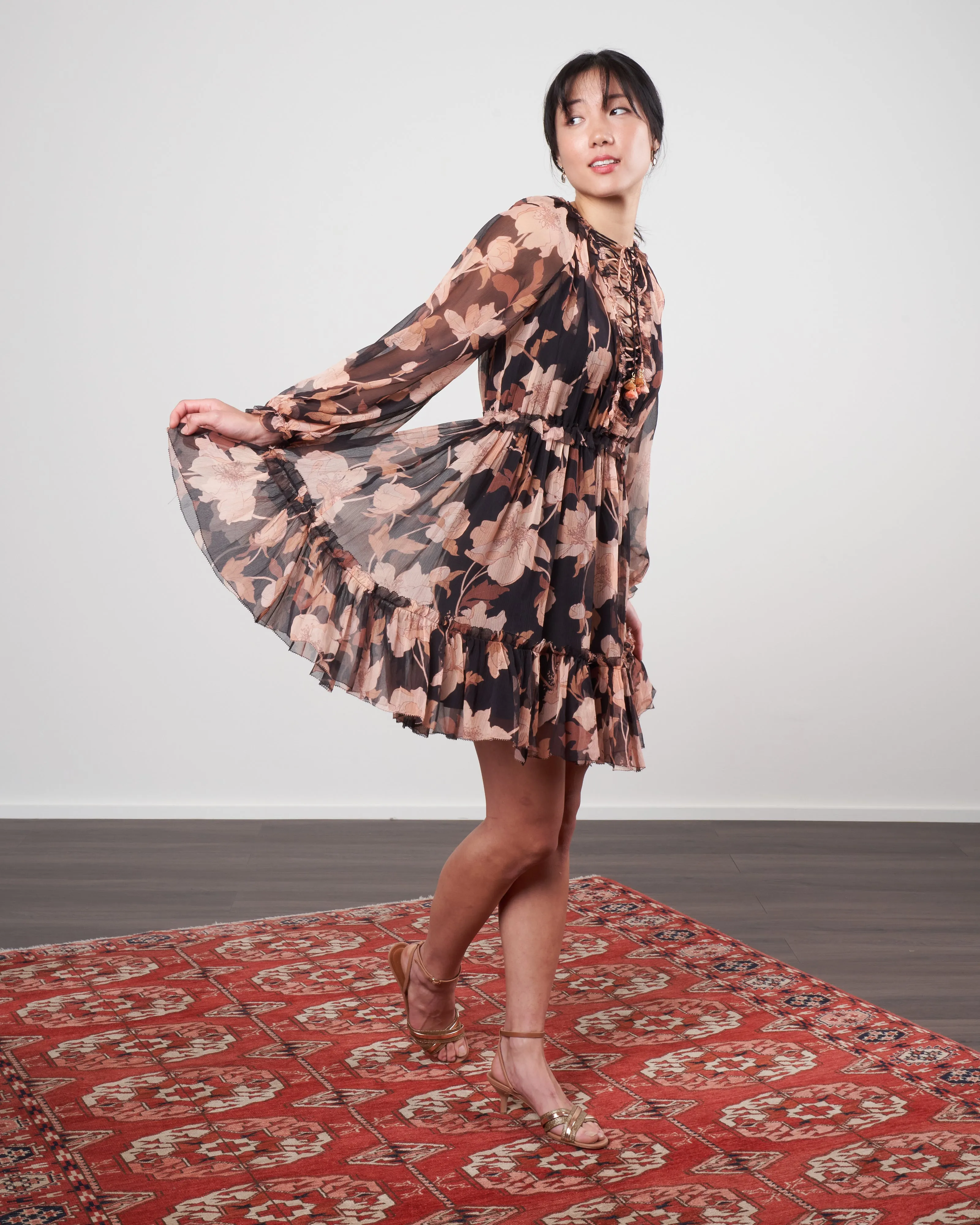 concert lace-up mini dress - black peonies