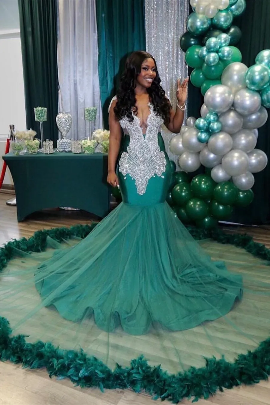 Fabulous V-neck Sleeveless Mermaid Evening Prom Dresses