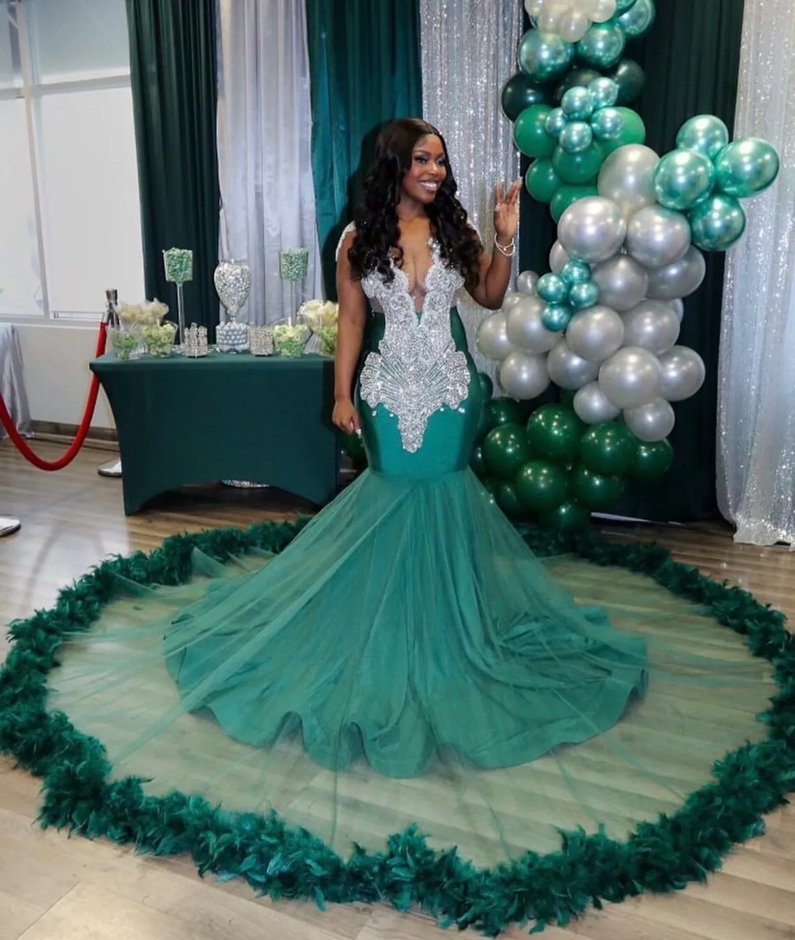Fabulous V-neck Sleeveless Mermaid Evening Prom Dresses