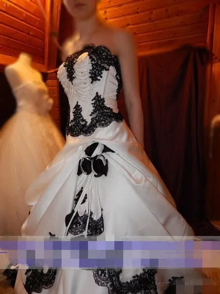 Gothic Bride Stunning  Lace Applique Tiered Bridal Dress Long Train Satin 1920's Inspired