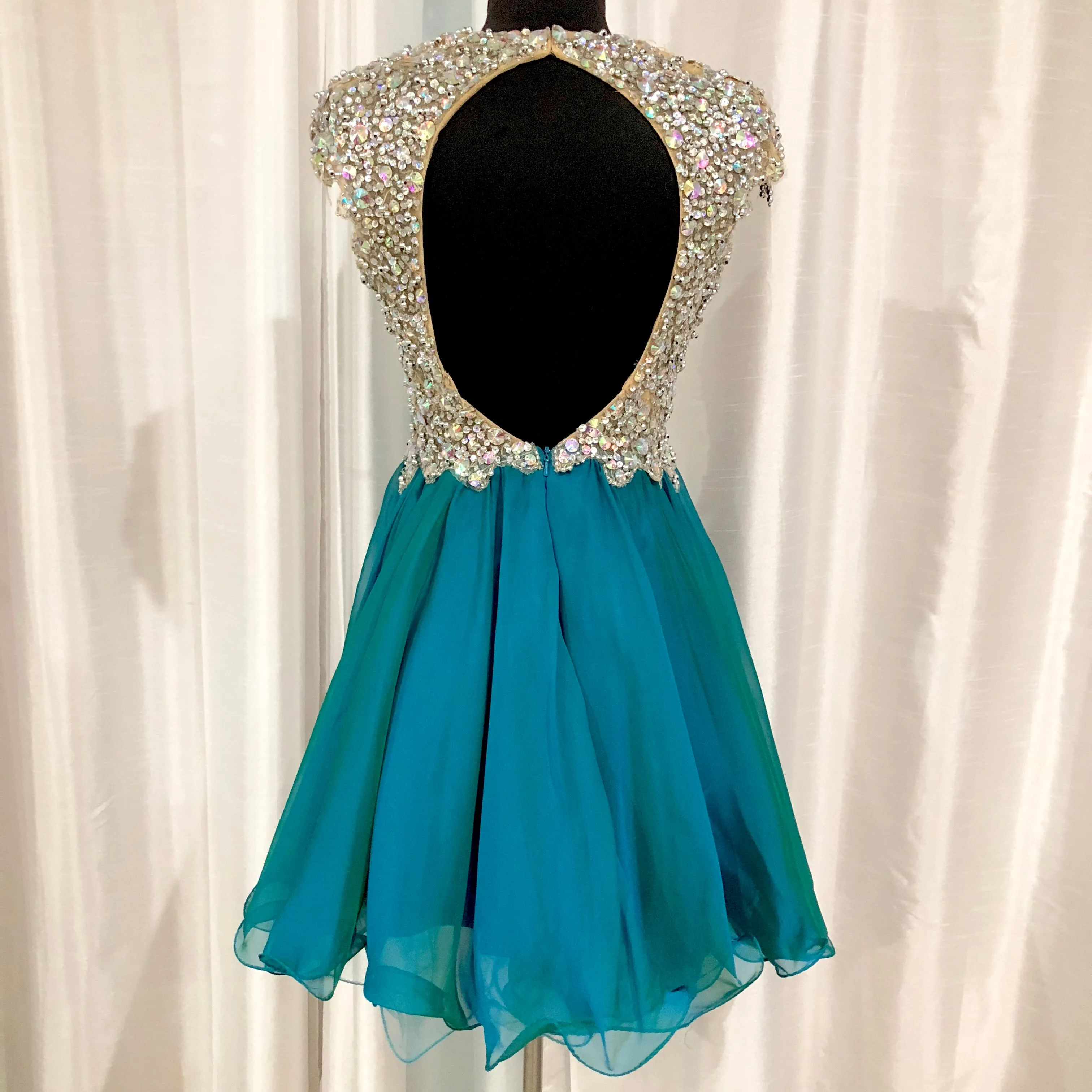 HANNAH S Short Turquoise & Nude Gown Size 6