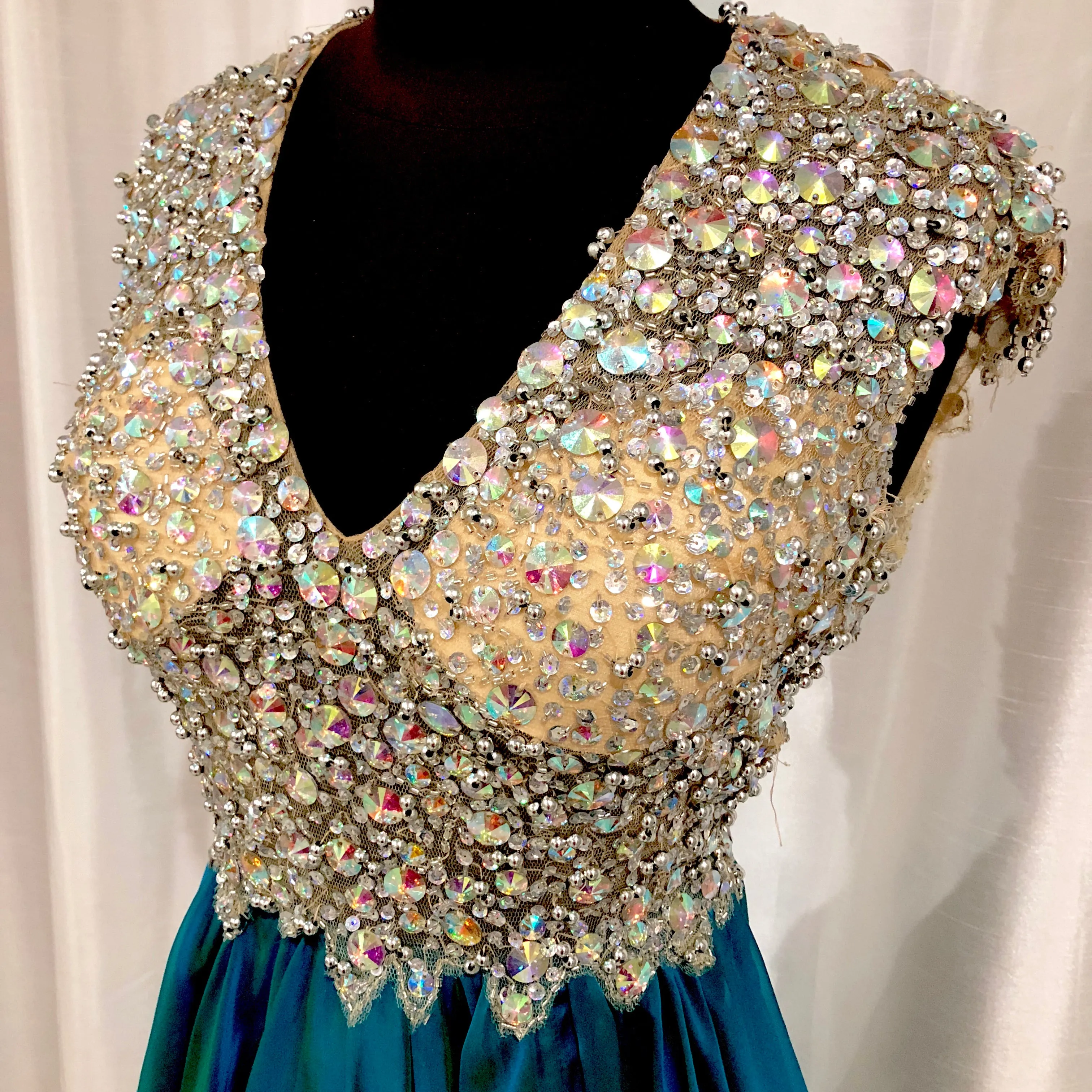 HANNAH S Short Turquoise & Nude Gown Size 6