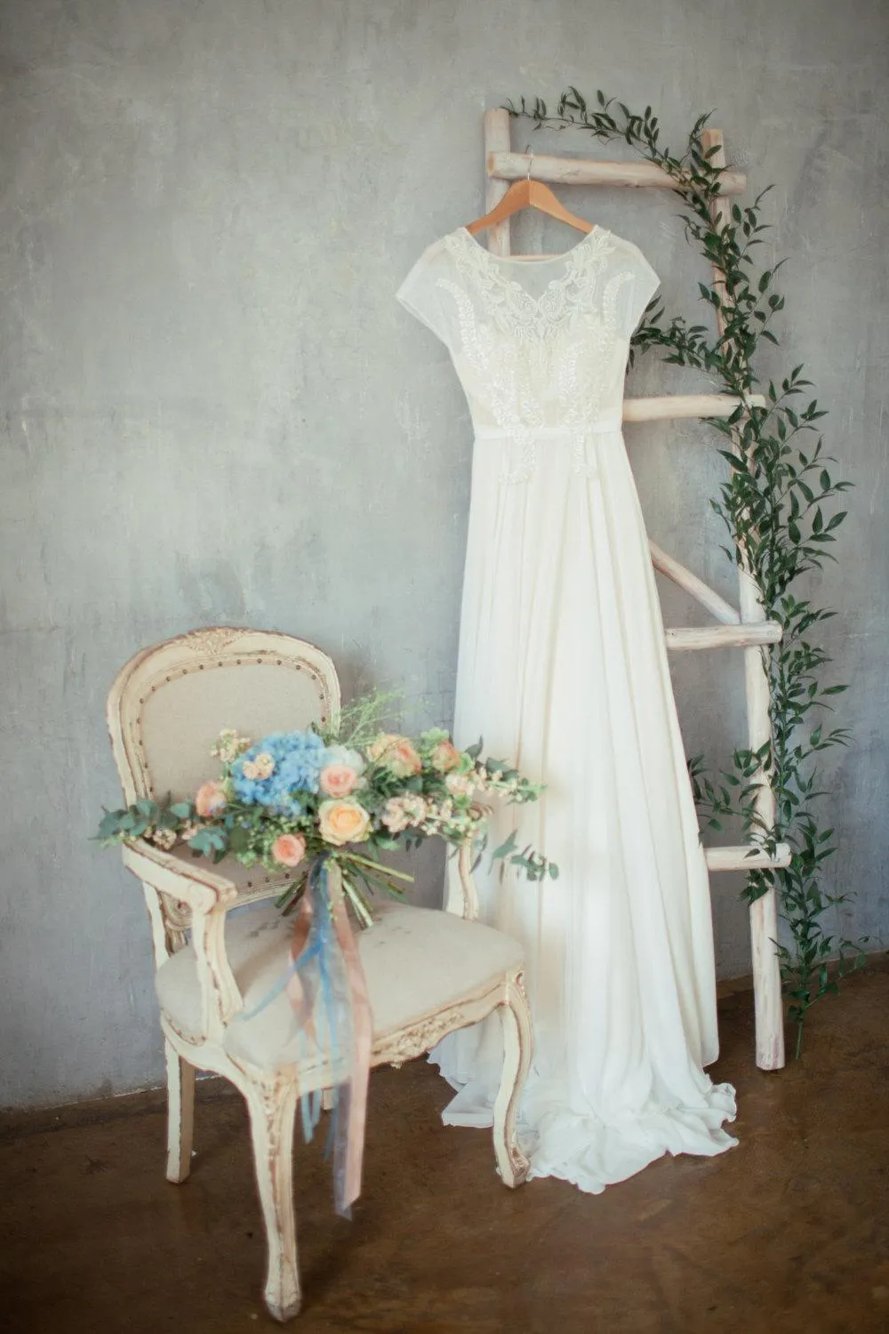 Jewel Neck Cap Sleeve A-Line Chiffon Wedding Dress With Beaded Bodice-ET_711552