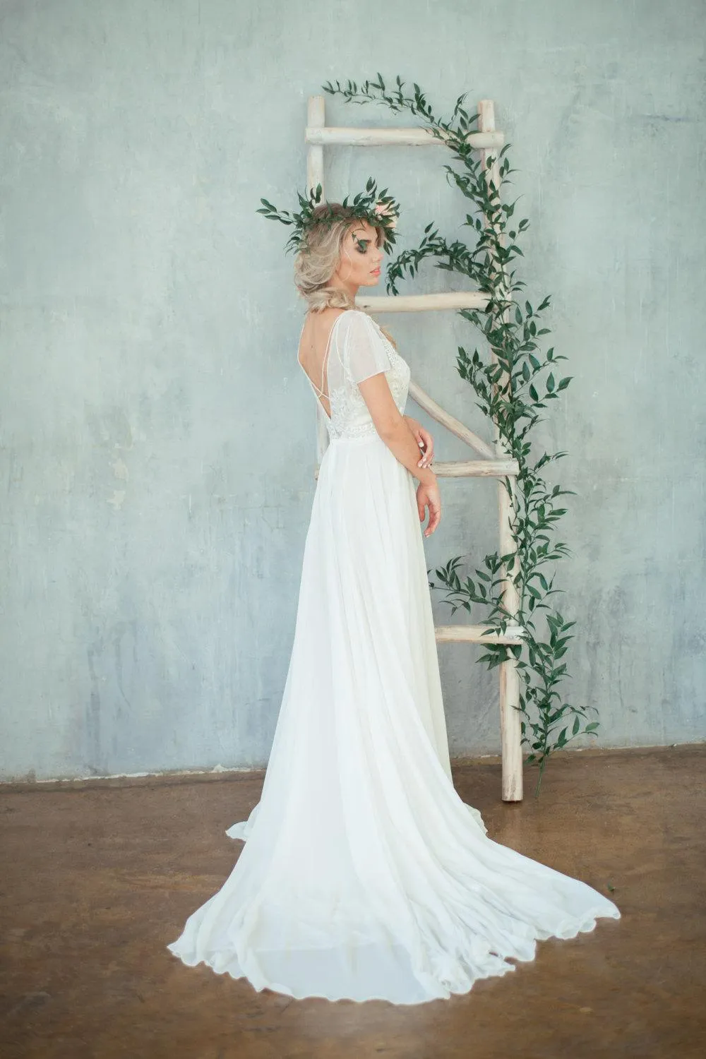 Jewel Neck Cap Sleeve A-Line Chiffon Wedding Dress With Beaded Bodice-ET_711552