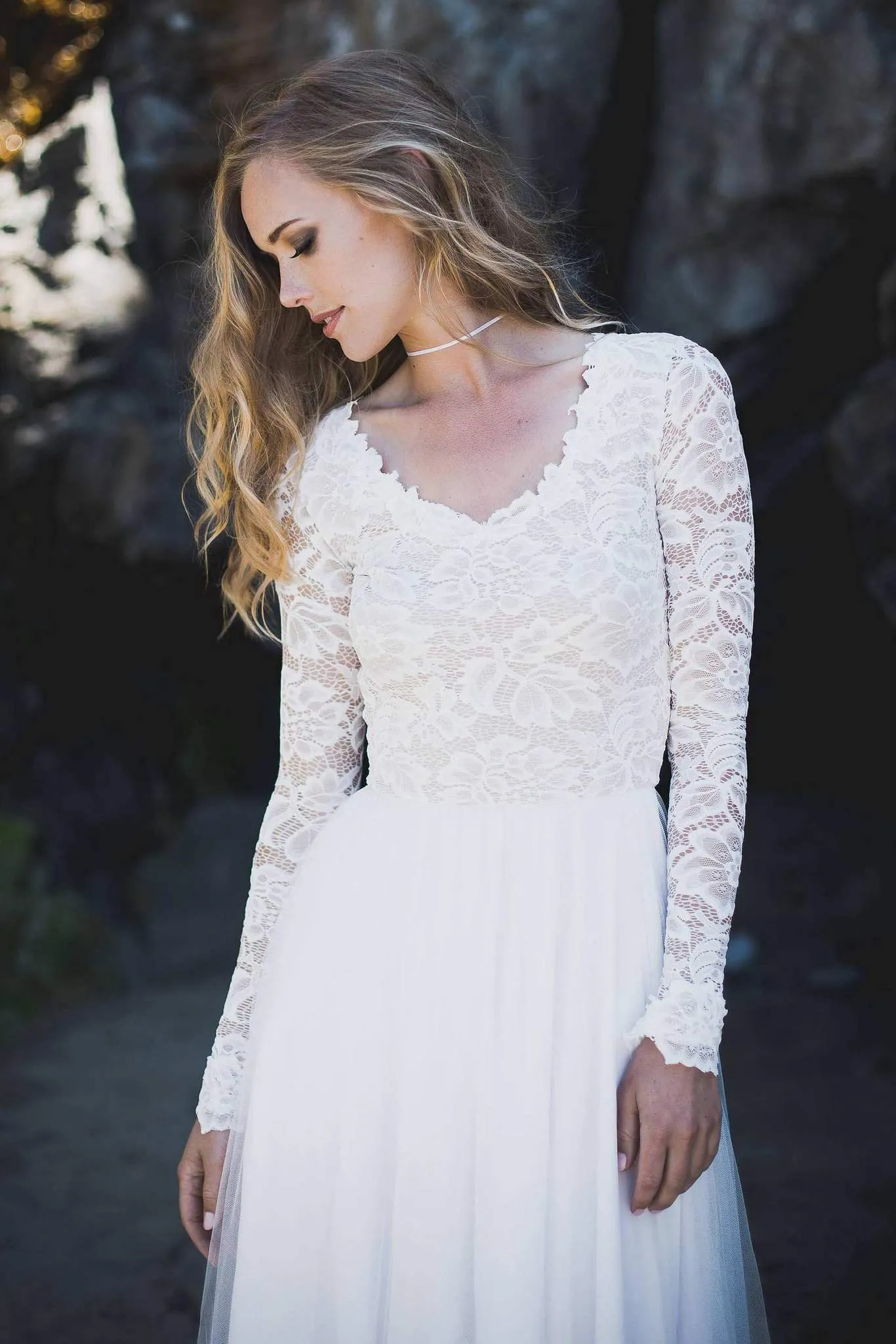 Lace Long Sleeve Bohemian Beach Wedding Dress Open Back Chiffon Bridal Gown CA044