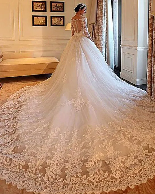 Luxury Cathedral Train Lace Wedding Dresses Ball Gowns 2019 V-Neck Bridal Gowns Half Sleeve