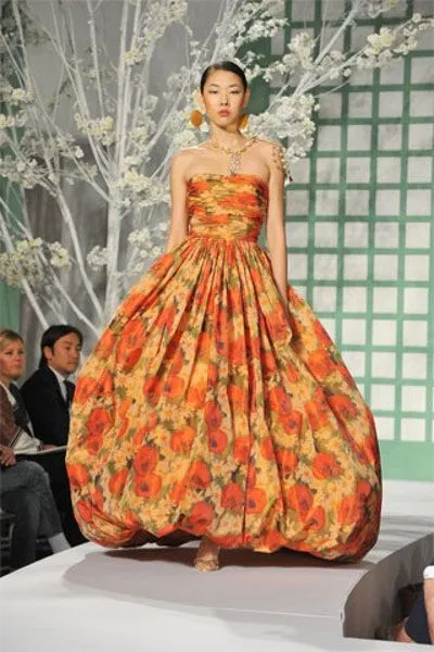 Resort 2009 Oscar de la Renta Runway Look 59 Strapless Coral Silk Dress w Full Bubble Hem Skirt