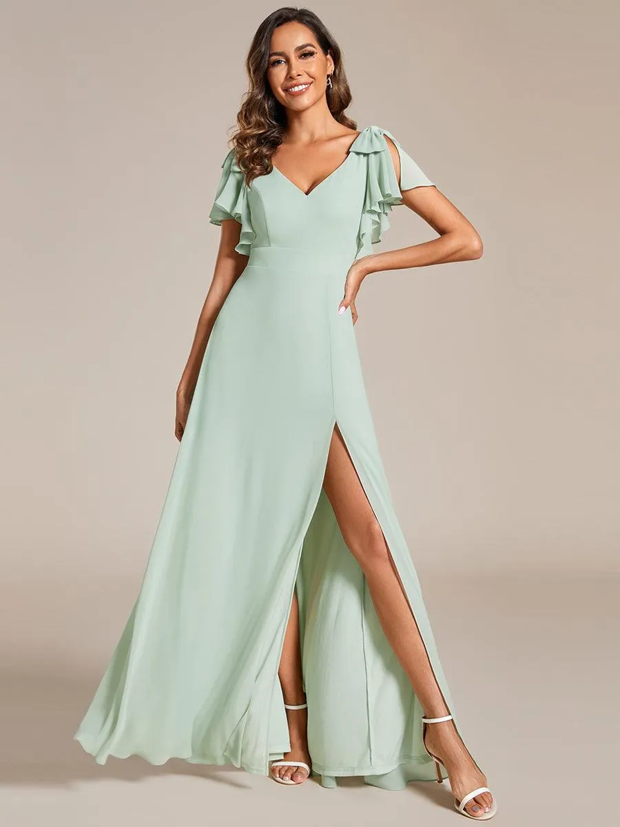 Robe de demoiselle d'honneur trapèze en mousseline à manches courtes avec nœud papillon et fente haute sur le devant