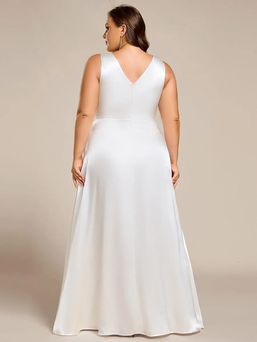 Robe de mariée en satin sans manches à col en V