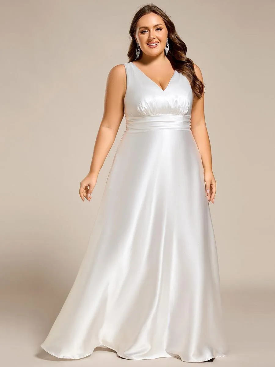 Robe de mariée en satin sans manches à col en V