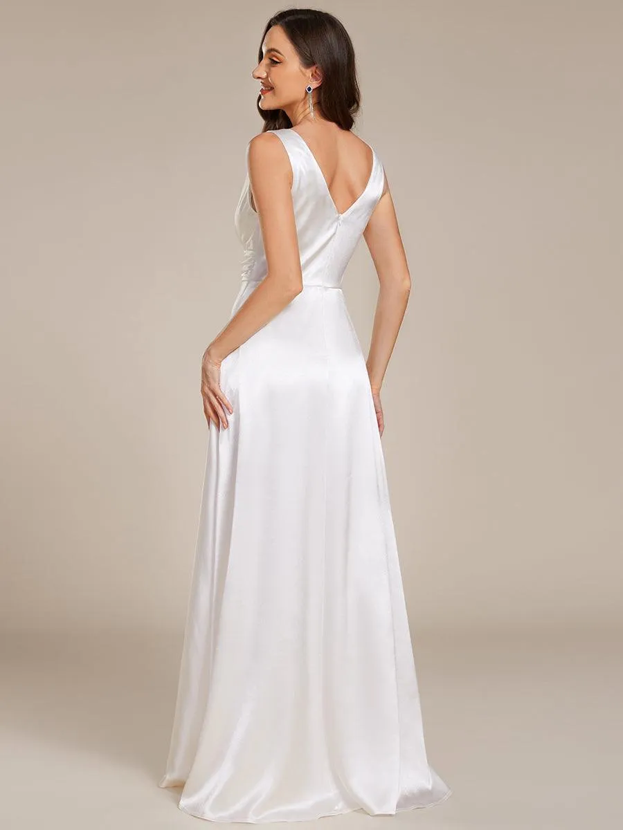 Robe de mariée en satin sans manches à col en V