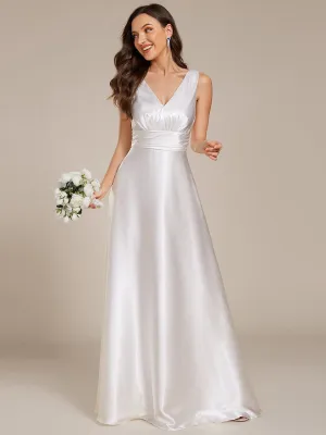 Robe de mariée en satin sans manches à col en V