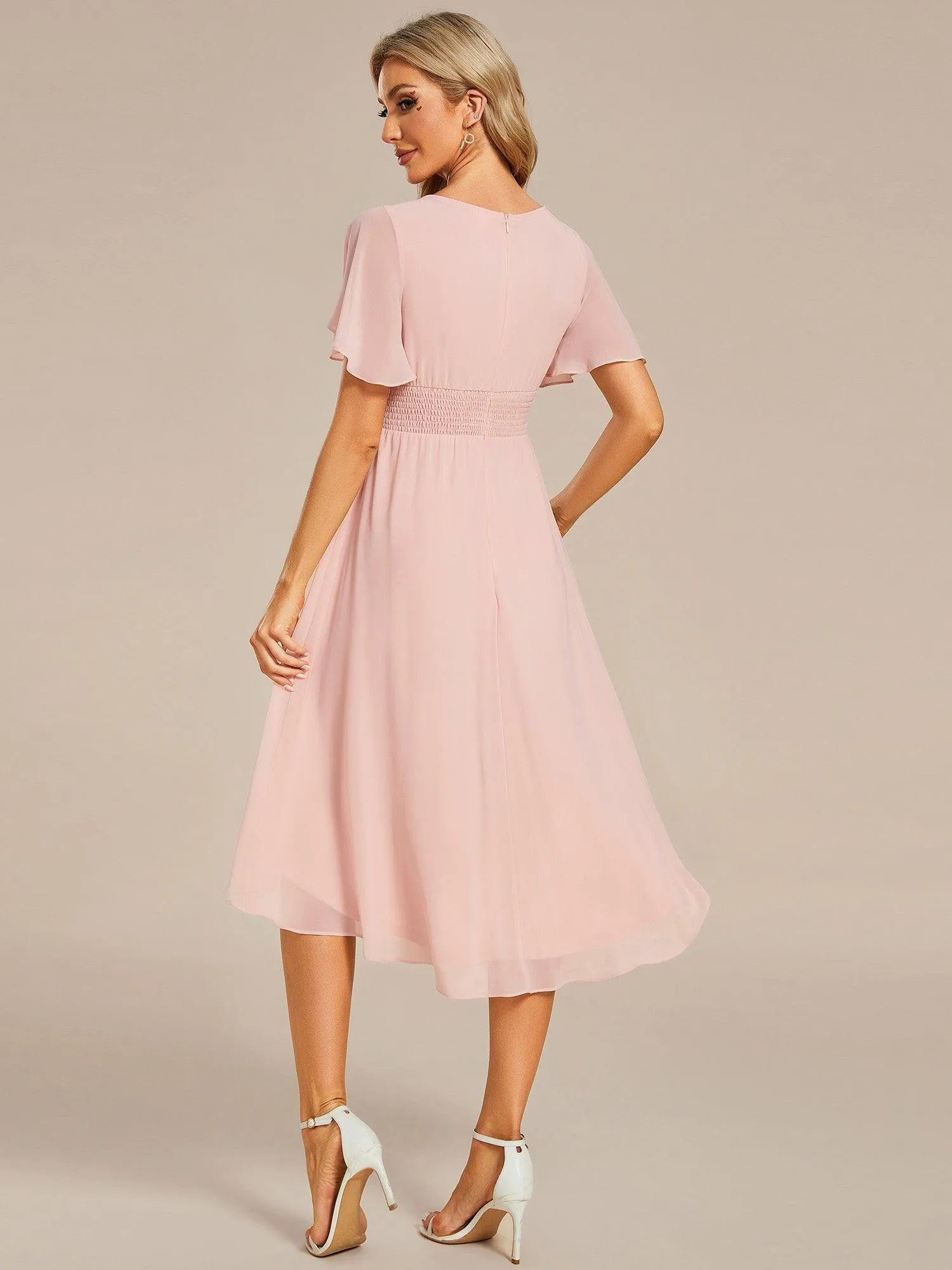 Robe d'invité de mariage trapèze en mousseline fluide à encolure ronde et longueur au genou