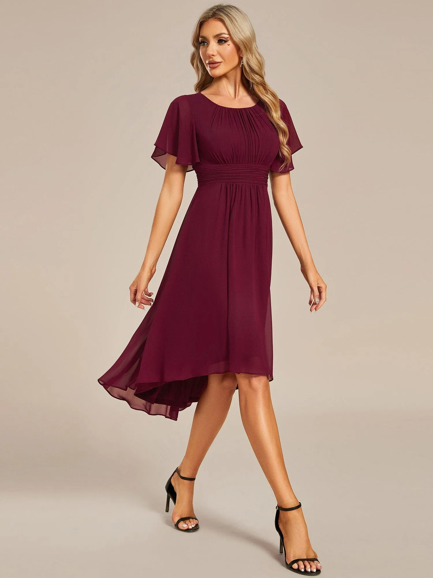 Robe d'invité de mariage trapèze en mousseline fluide à encolure ronde et longueur au genou