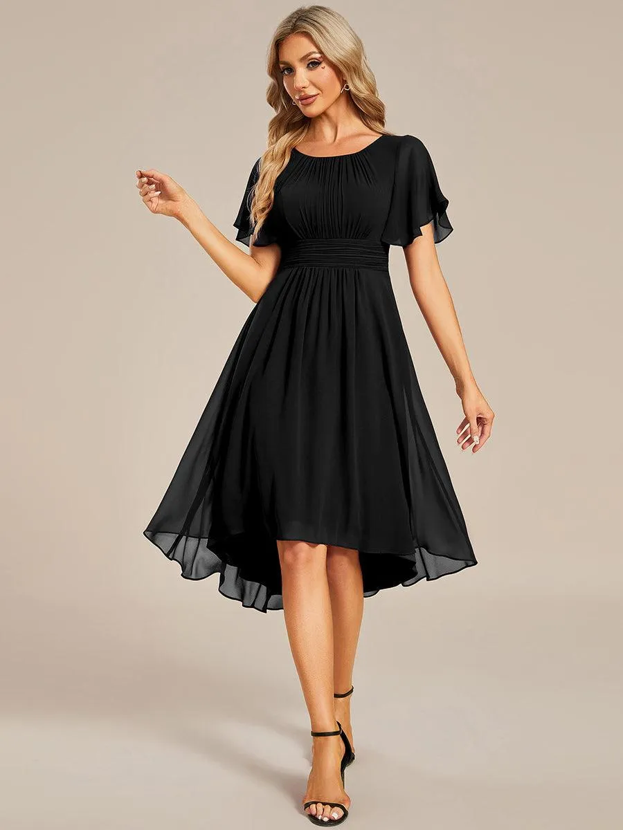 Robe d'invité de mariage trapèze en mousseline fluide à encolure ronde et longueur au genou