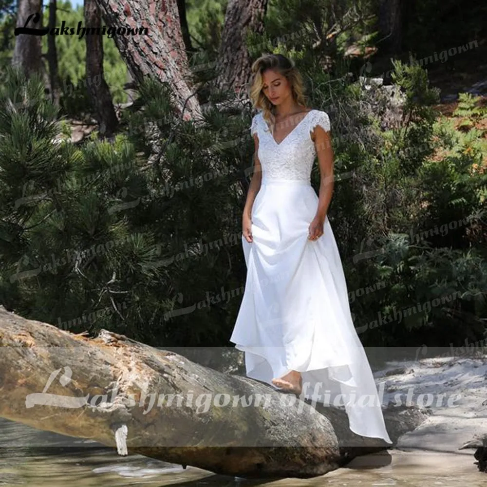 Roycebridal Lace Beach V Shape Back Sweep Train Short Sleeve Wedding Dresses With Belt Elegant robe de mariée bohème 2021 vestido boda