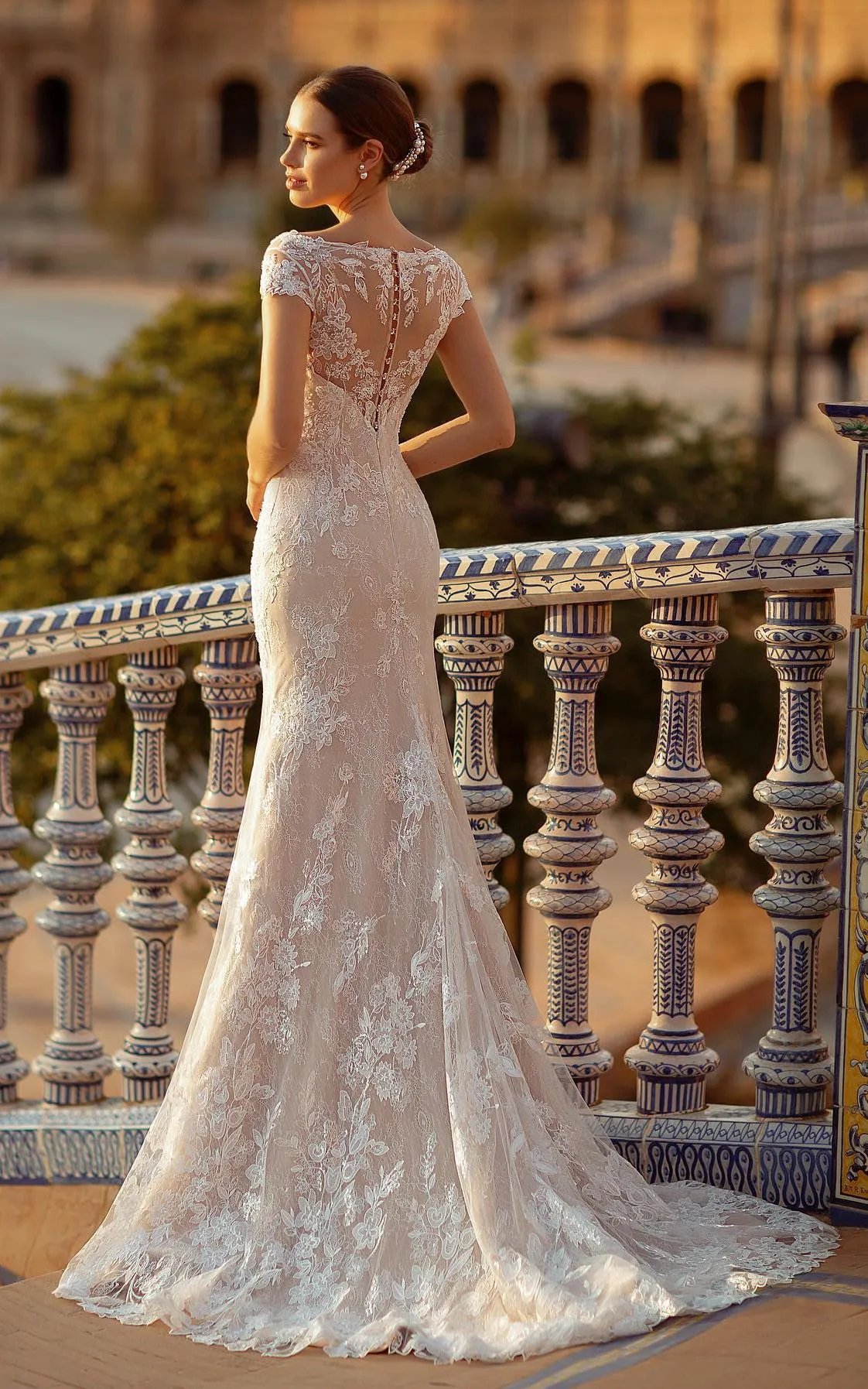 Sexy Mermaid Boho Lace Wedding Dress Ethereal Floral V-Neck Floor Length Bridal Gown with Appliques and Sweep Train