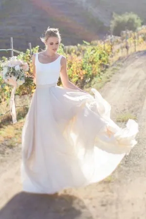 Sleeveless Spandex Chiffon Rustic Wedding Dress with Stones Belt