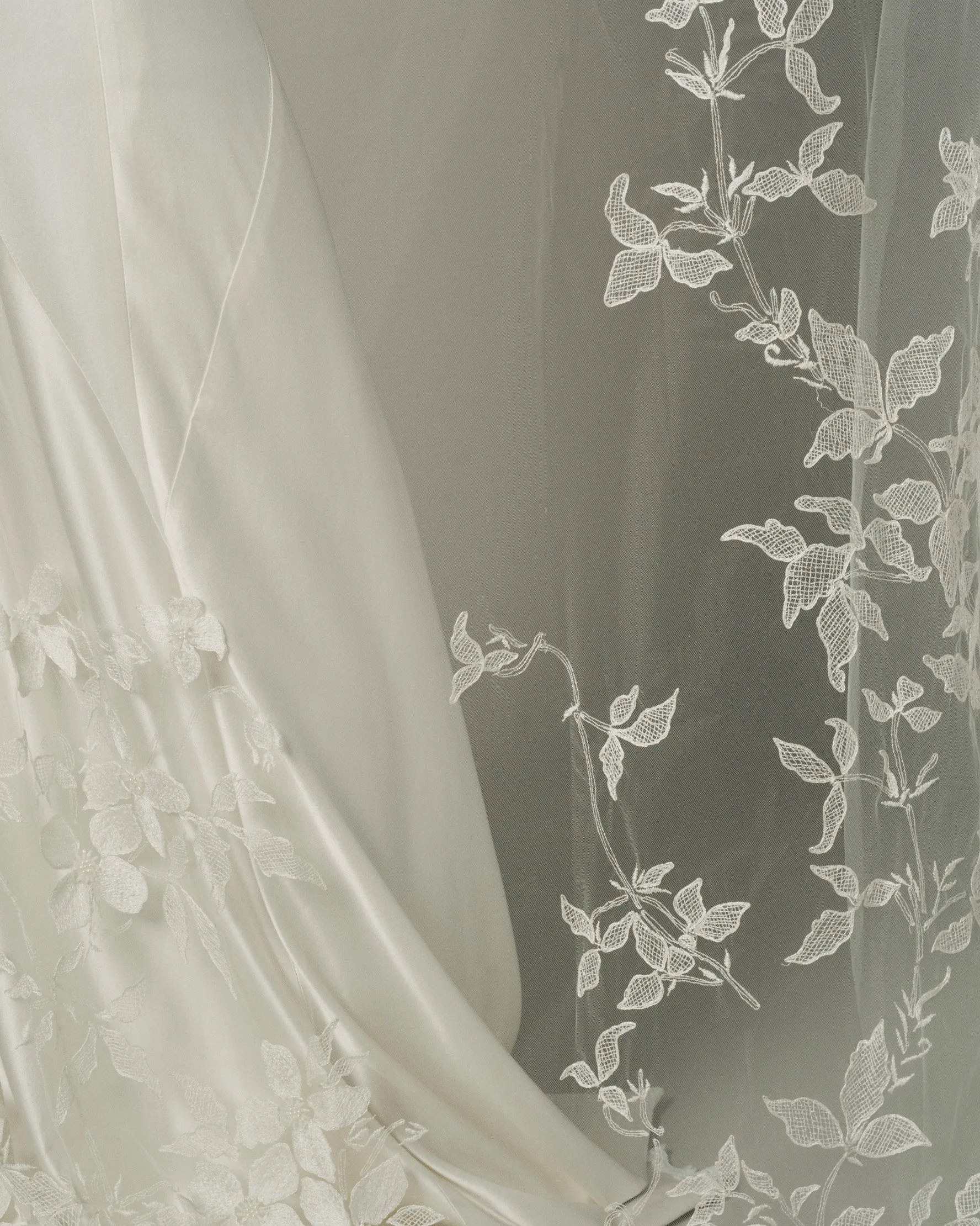 TERRA EMBROIDERED FLORAL VEIL