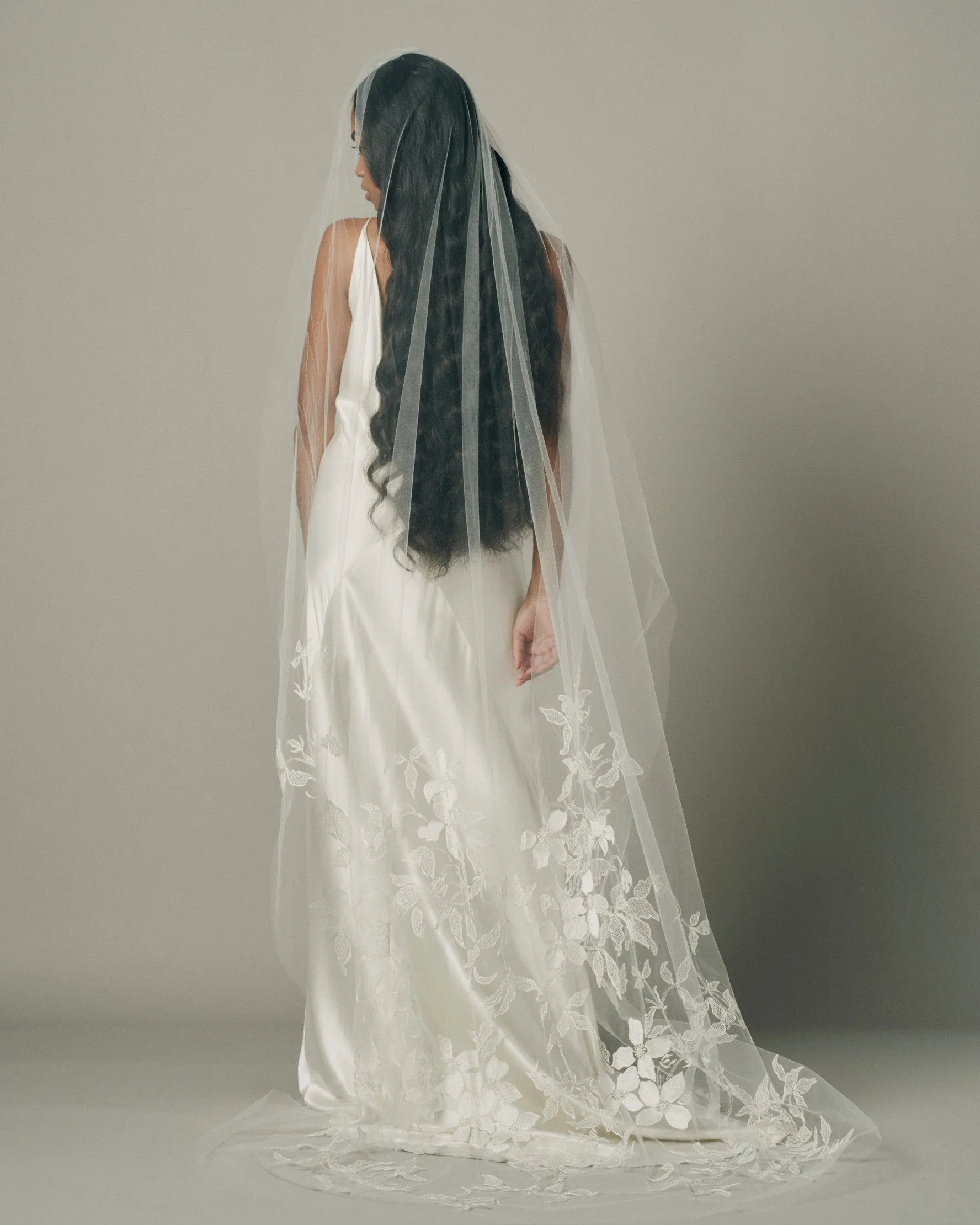 TERRA EMBROIDERED FLORAL VEIL
