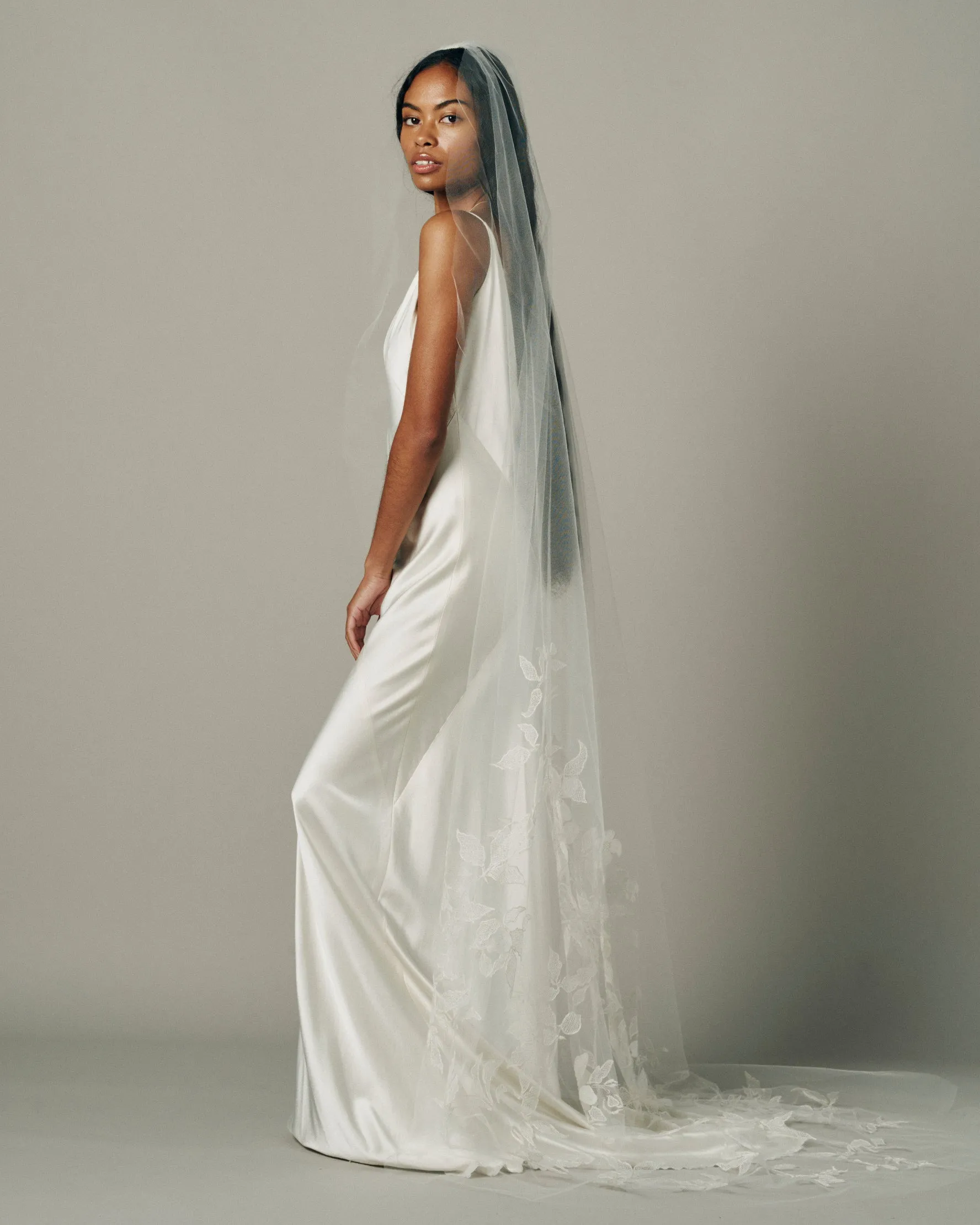 TERRA EMBROIDERED FLORAL VEIL