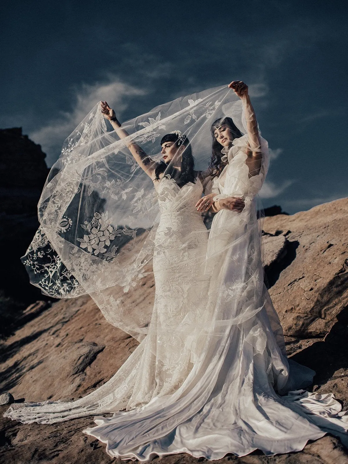 TERRA EMBROIDERED FLORAL VEIL