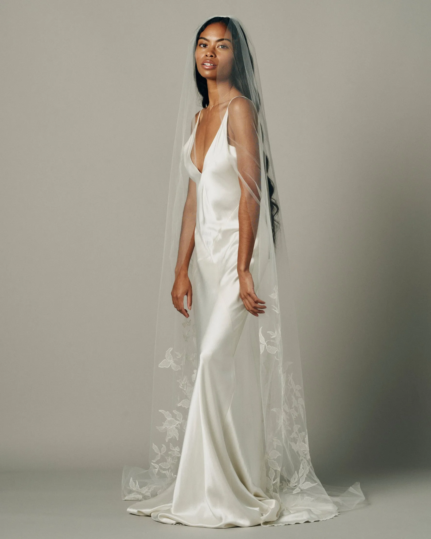 TERRA EMBROIDERED FLORAL VEIL