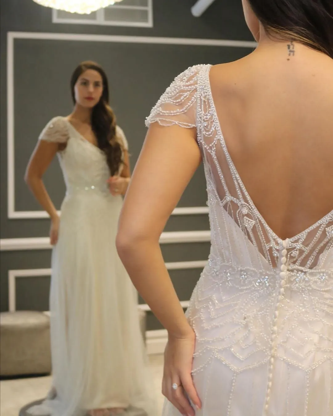 V-neckline Cap Sleeves Chiffon Bridal Dresses Crystals Bodice