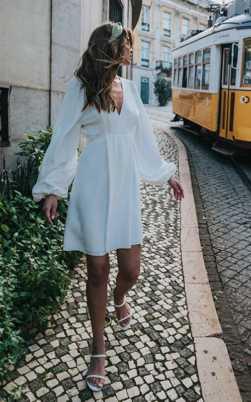 Vintage Modest Short A-Line Long Puff Sleeve Bridal Gown Simple Casual V-Neck Midi Dress
